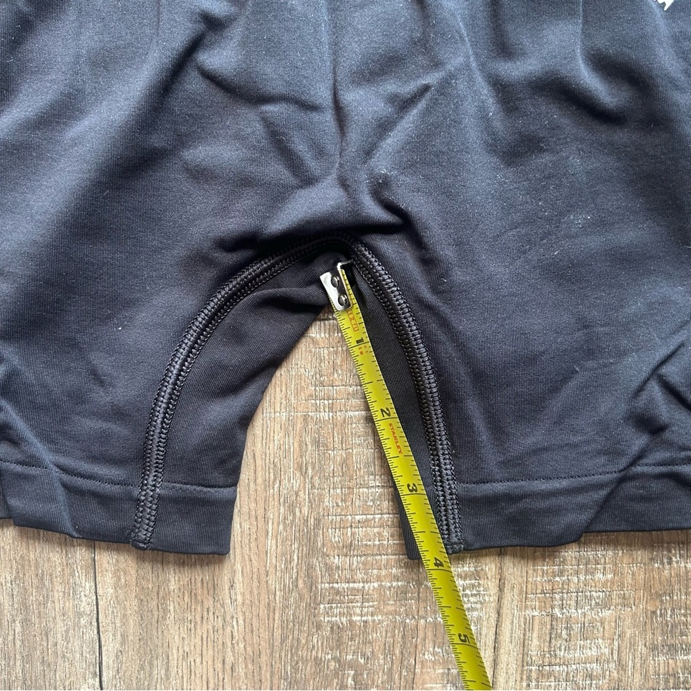 Gymshark Bike Shorts - Picture 7 of 7